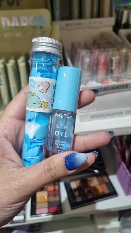 LIP GLOSS RUBY ROSE + JABON EN PASTILLAS