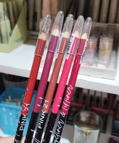 DELINEADOR EN LAPIZ NEGRO + DELINEADOR DE LABIOS PINK 21