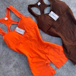CATSUITS - CATSUIT DEPORTIVO CORTO